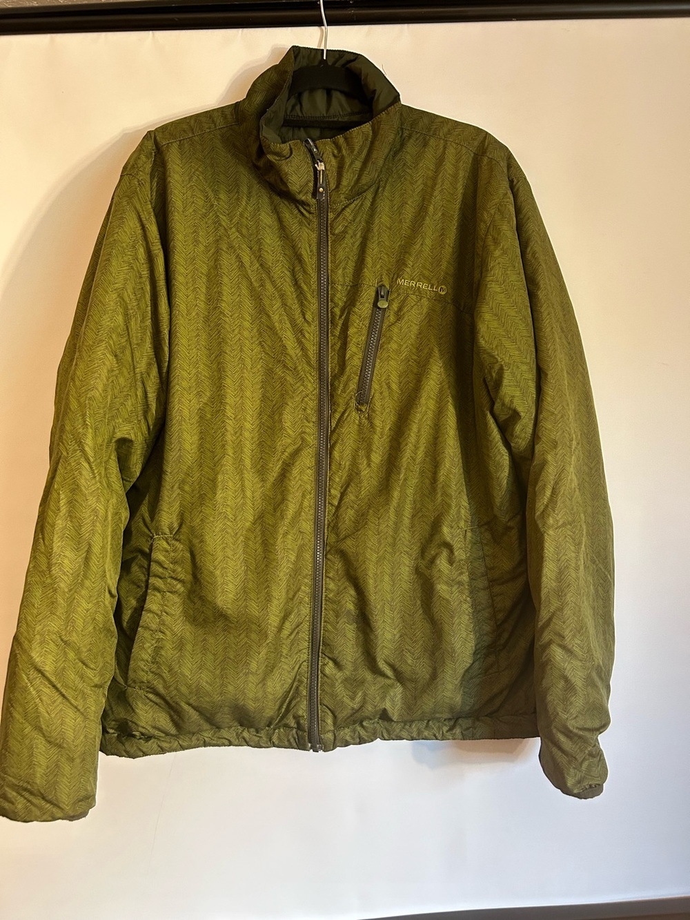 MERRELL FULL ZIP JACKET OLIVE GREEN TEXTURED PATTERN ZIPPERED POCKETS MEN’S XL